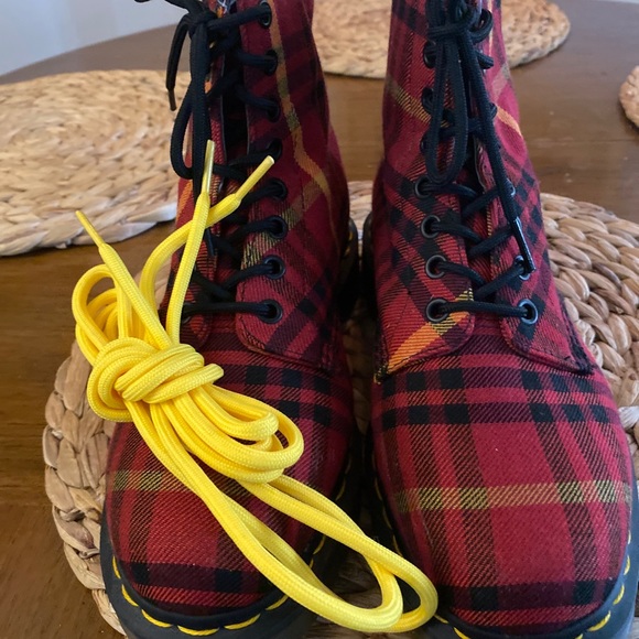 McMarten Tartan! - Picture 6 of 7